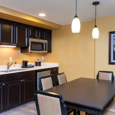Hampton Inn Холънд Екстериор снимка
