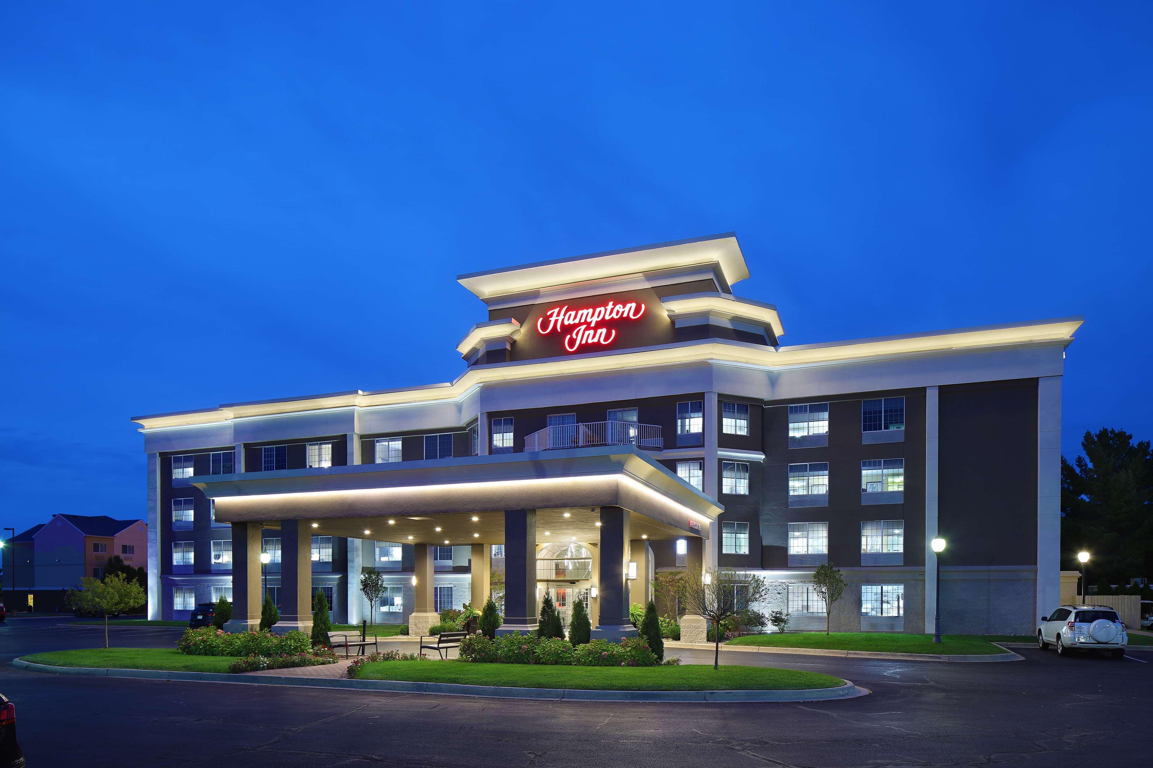 Hampton Inn Холънд Екстериор снимка