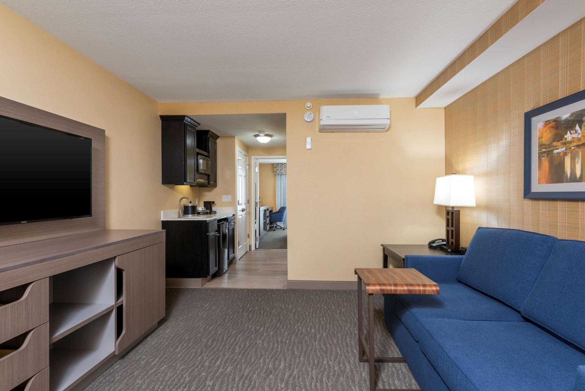 Hampton Inn Холънд Екстериор снимка