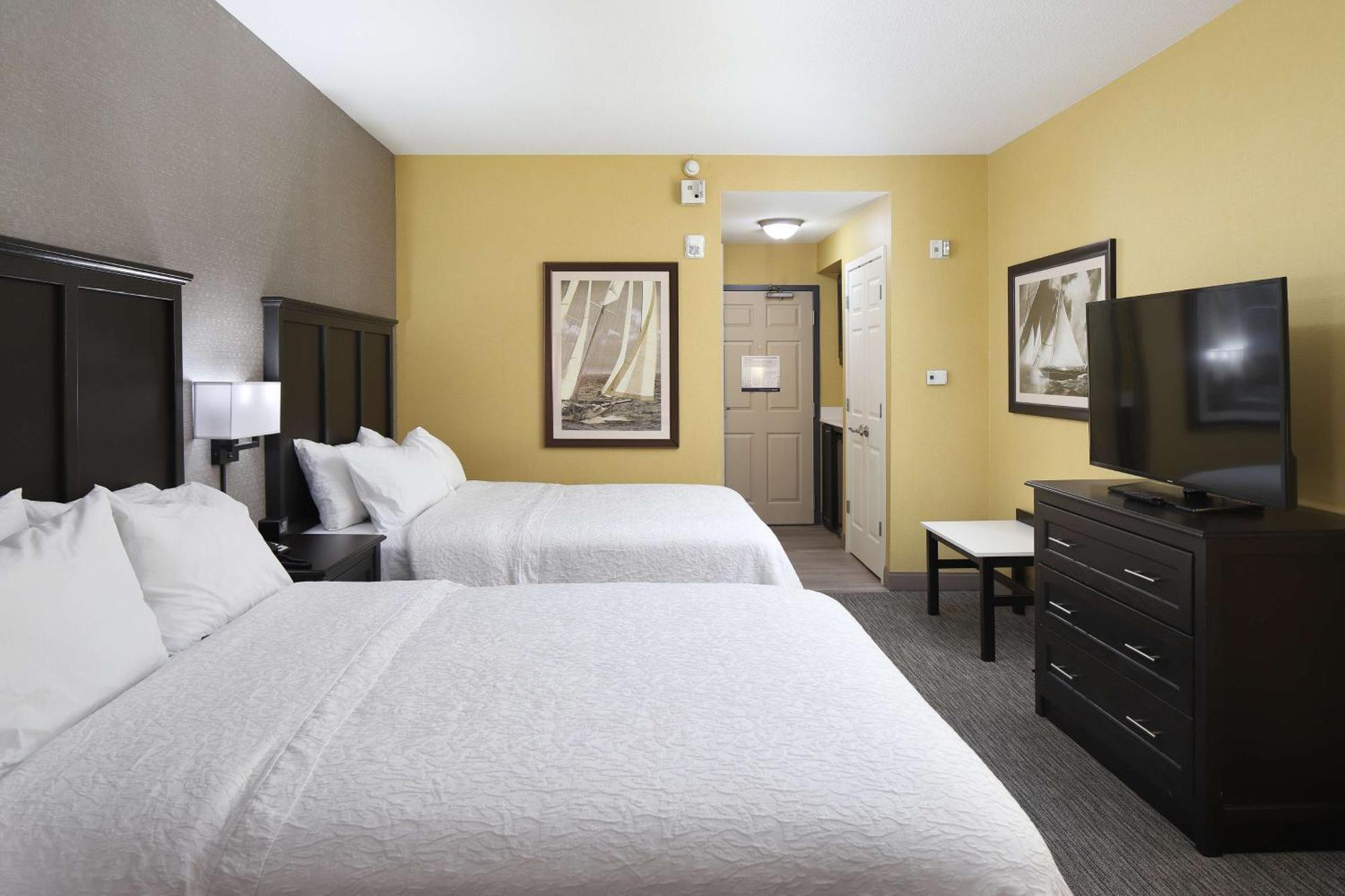 Hampton Inn Холънд Екстериор снимка
