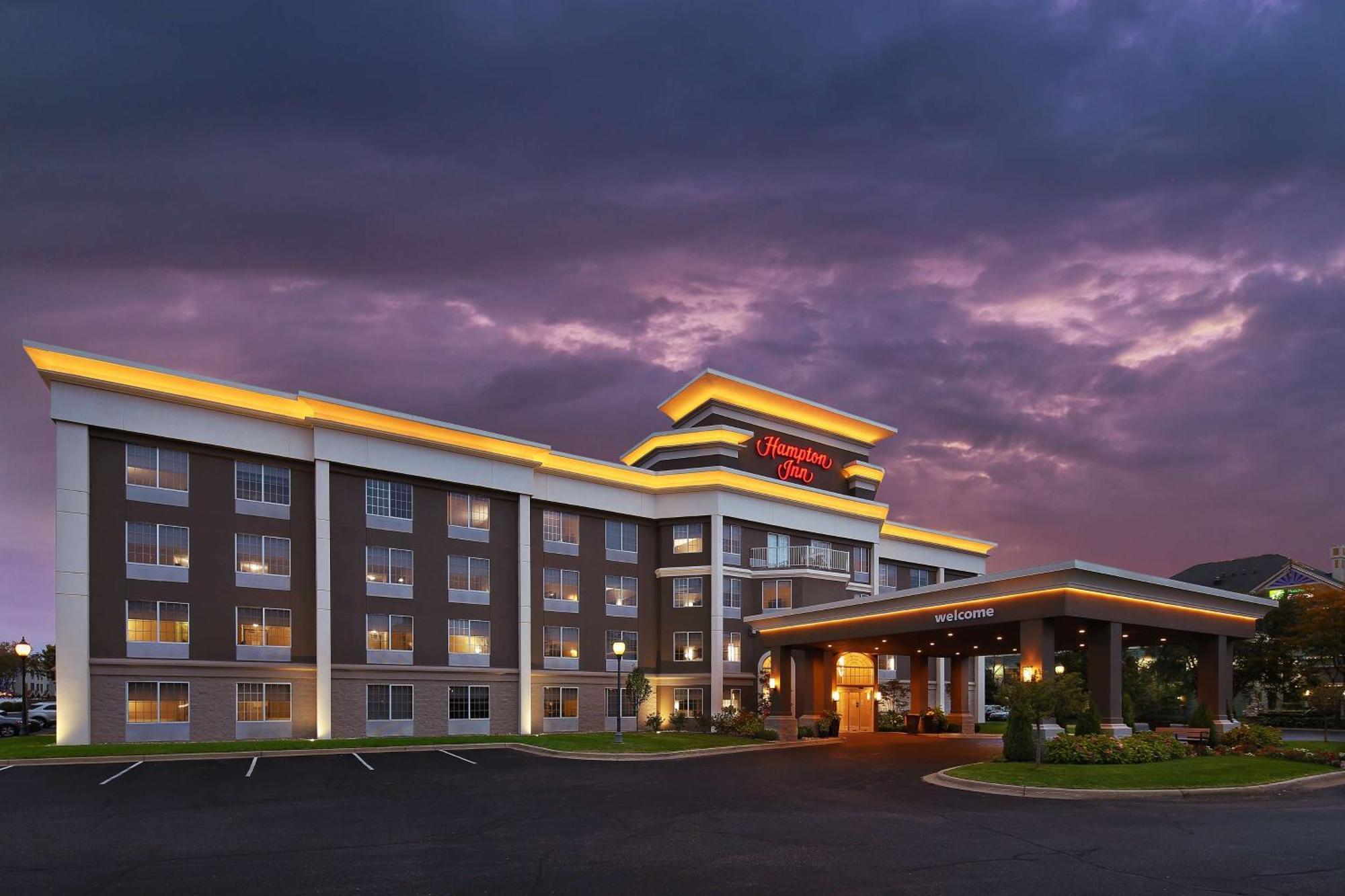 Hampton Inn Холънд Екстериор снимка