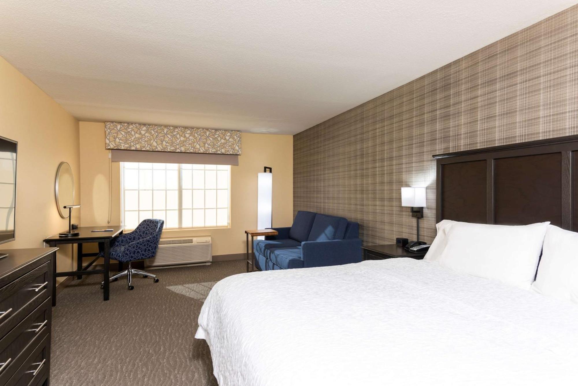 Hampton Inn Холънд Екстериор снимка