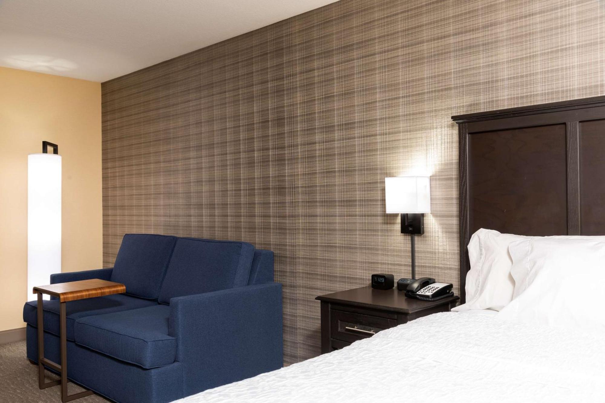 Hampton Inn Холънд Екстериор снимка