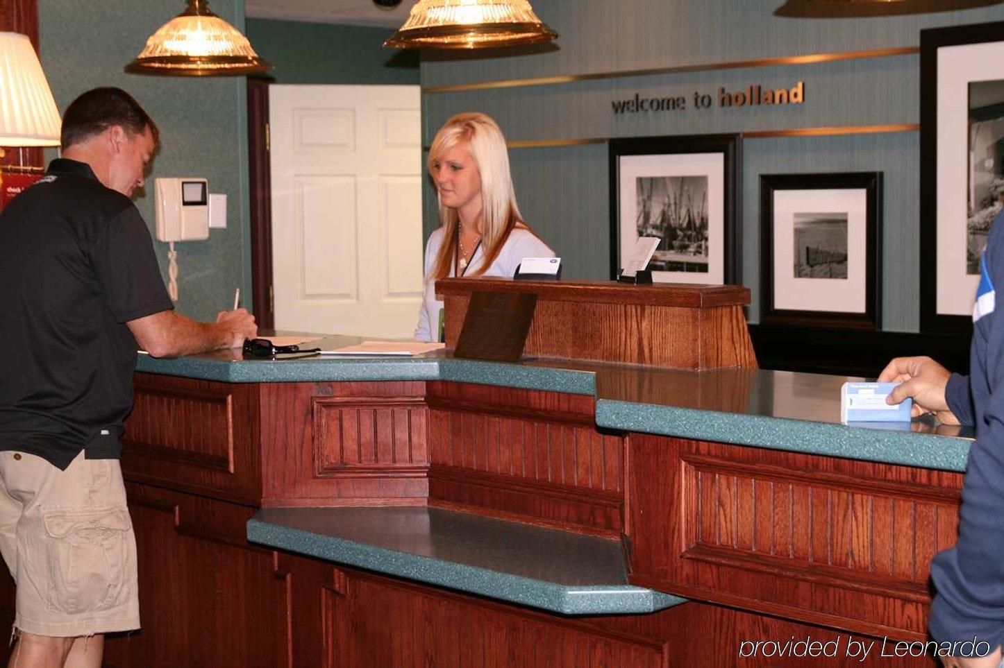 Hampton Inn Холънд Интериор снимка